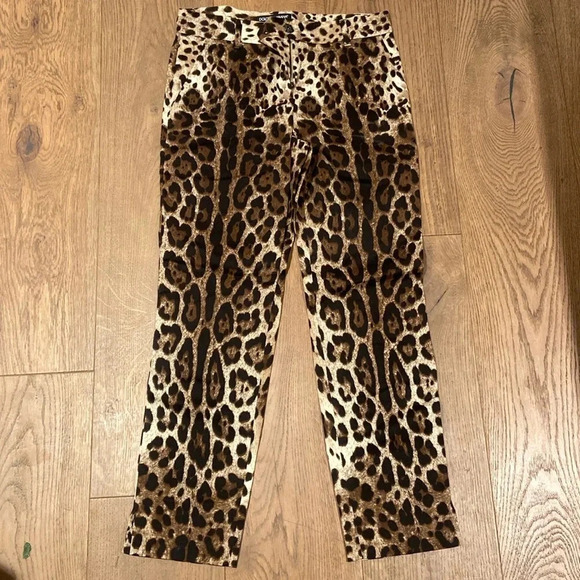 Dolce & Gabbana Pants - Dolce & gabanna leopard print pants - size 38